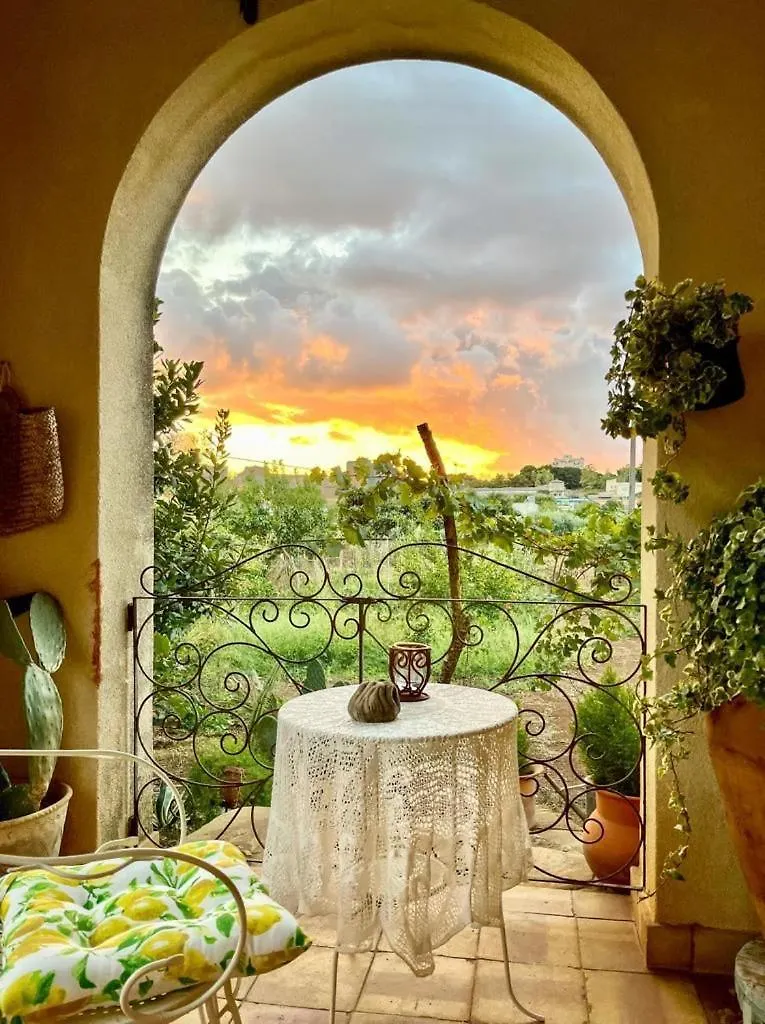 La Finestra Sul Limone Bed & Breakfast Castelvetrano 0*,  Italy